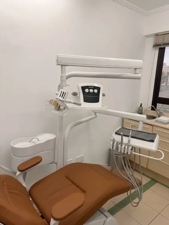 Cadeira odontológica e equipo da Lello